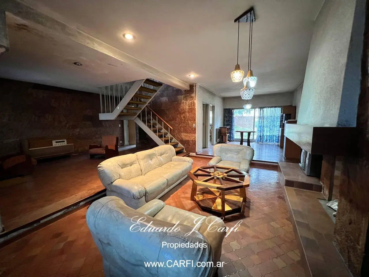 VENTA DE CASA TRES AMBIENTES - CASTELAR NORTE 2