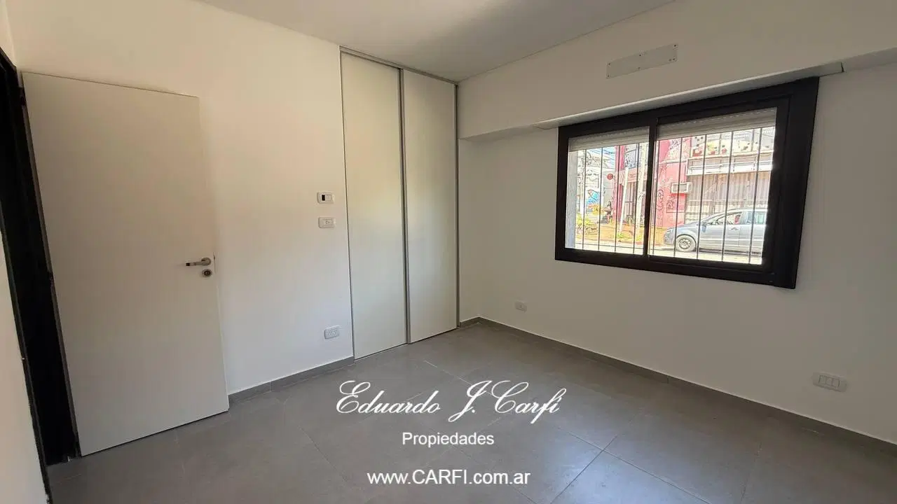 Casa en venta USO PROFESIONAL Castelar Norte 5