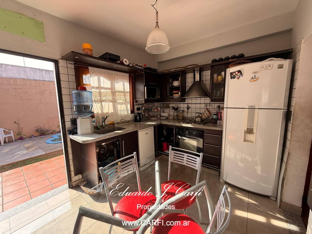 Foto de VENTA DE CASA 4 AMBIENTES - CASTELAR NORTE, imagen 4