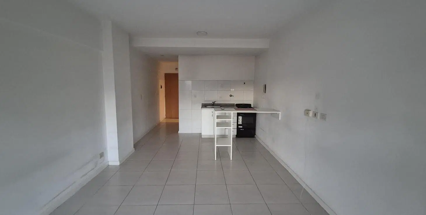 AAv. San Martin 5795 Piso 2º B - alquiler monoambiente con balcón 3