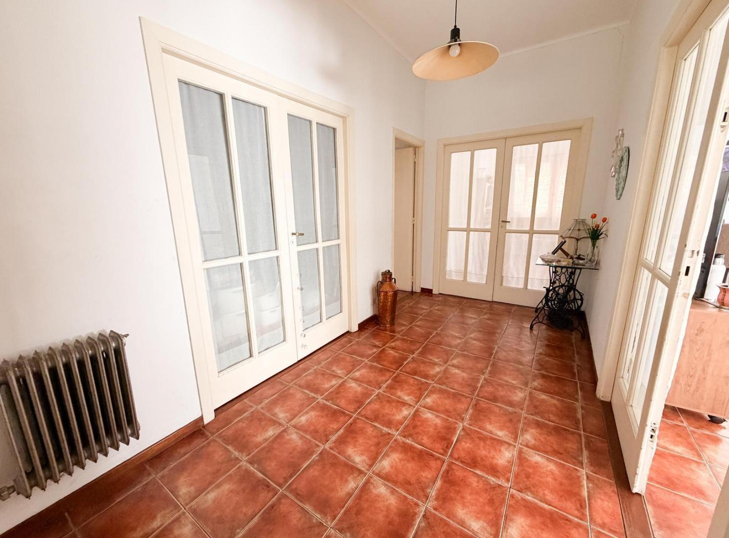 Venta Casa en Hurlingham 6 amb. BARRIO INGLES