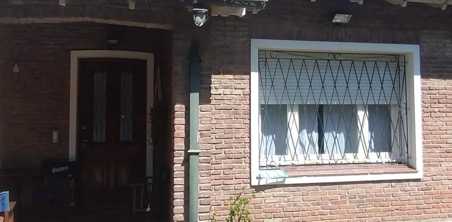 Venta Casa en Hurlingham 6 amb. BARRIO INGLES 4