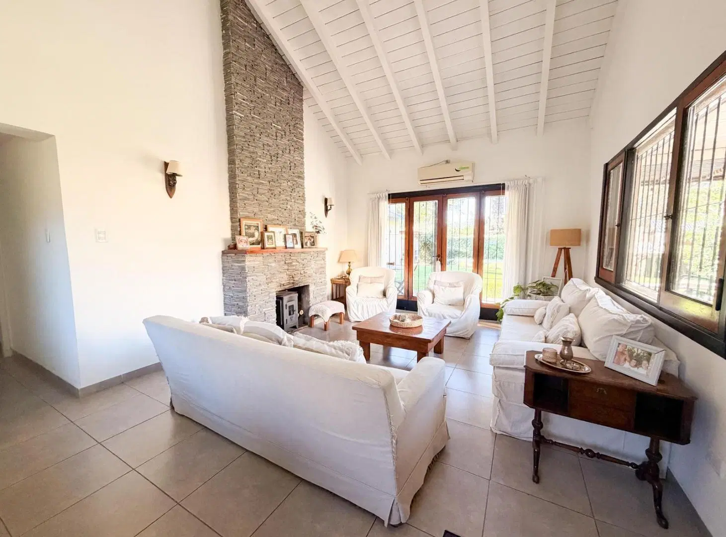 Casa en venta en BELLA VISTA 711 mts de Lote con Pileta 3