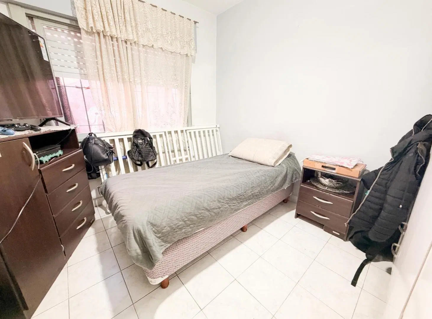 Casa en venta en CASTELAR 4 ambientes con 4 cocheras 4