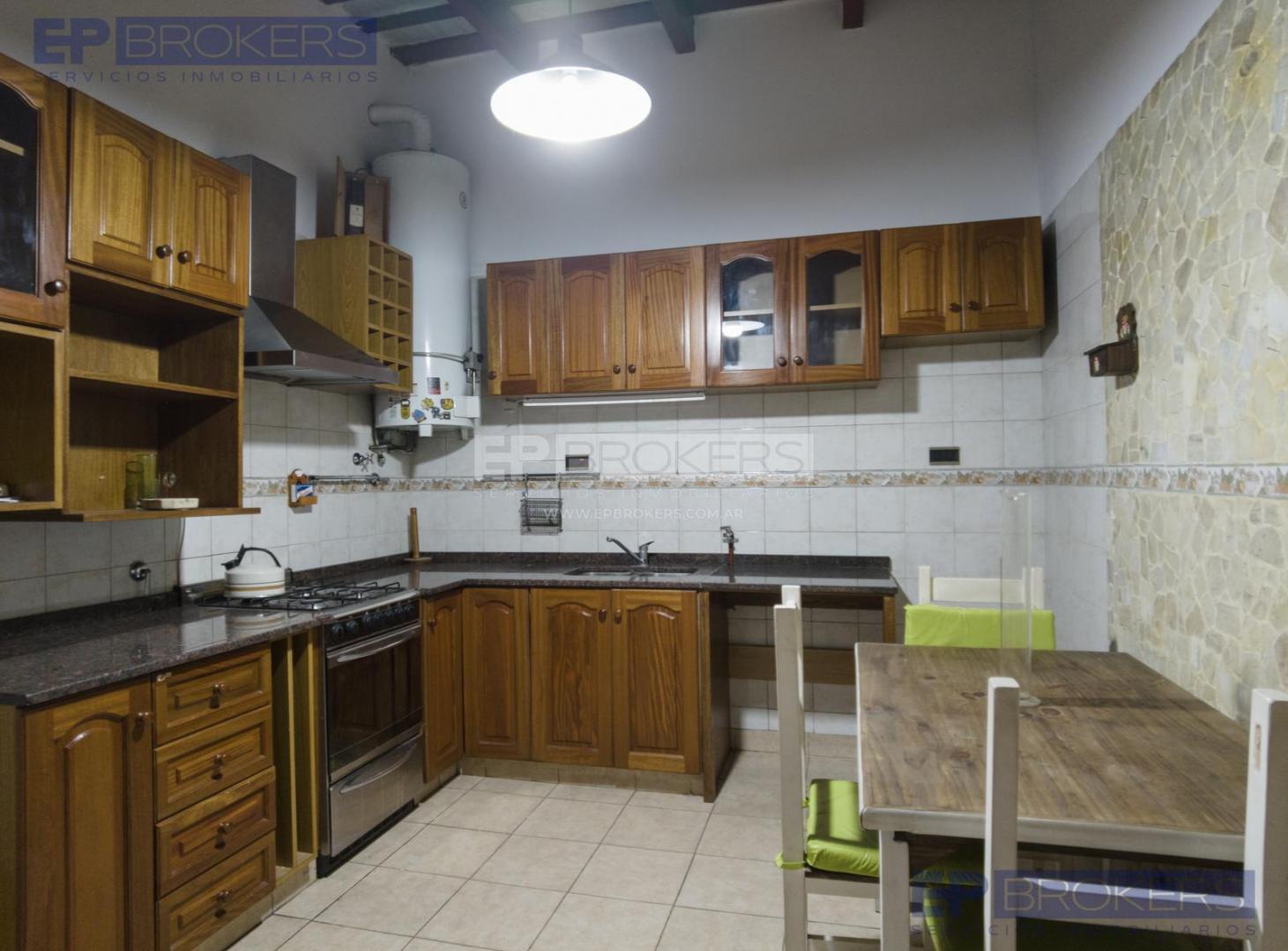 Foto de CASA DE ESTILO COLONIAL CON VIVIENDA SECUNDARIA – MERLO, imagen 4