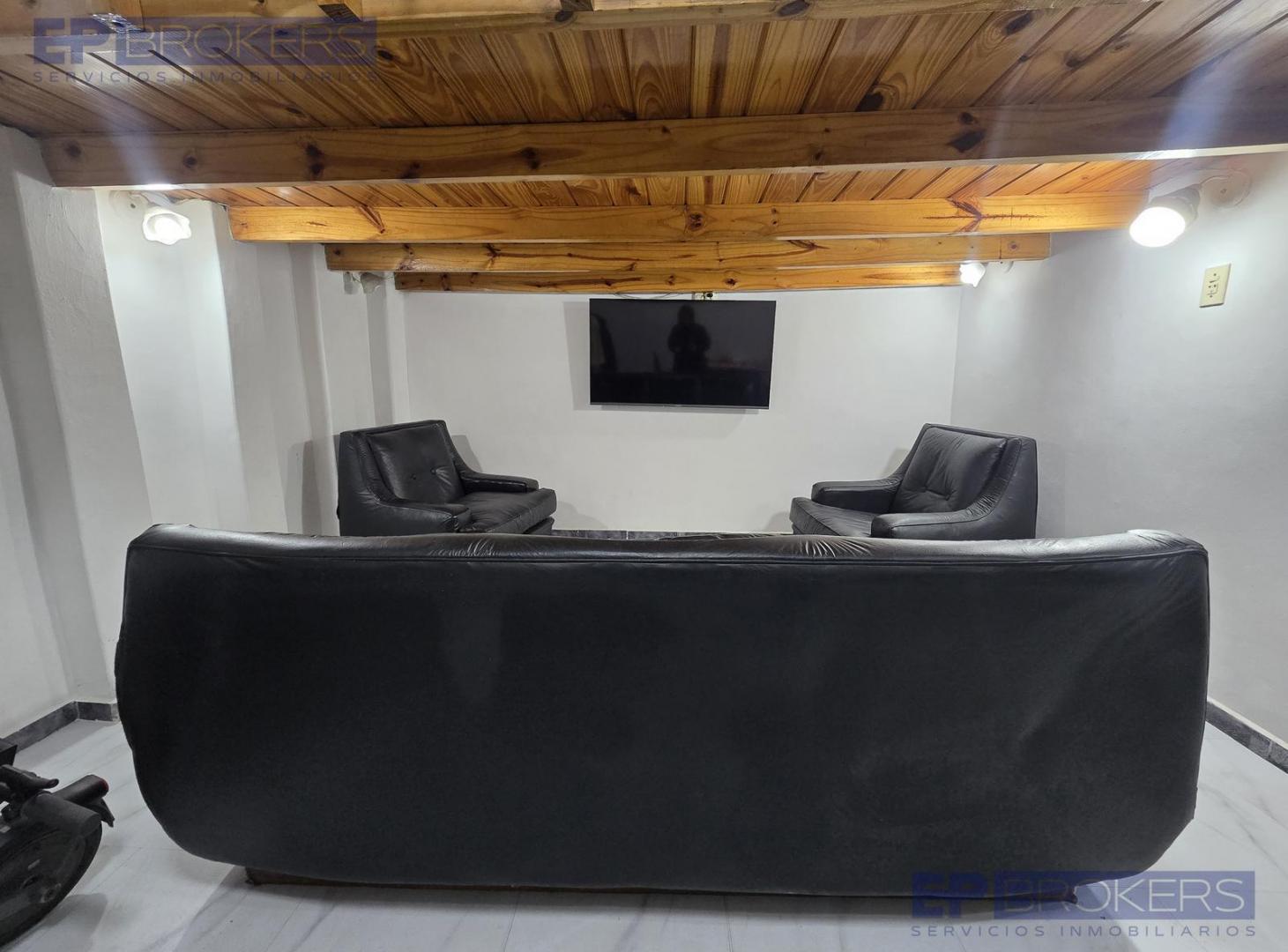 Foto de VENTA PH 2 AMB, CON ENTRE PISO, SIN EXPENSAS, BARRACAS, imagen 2