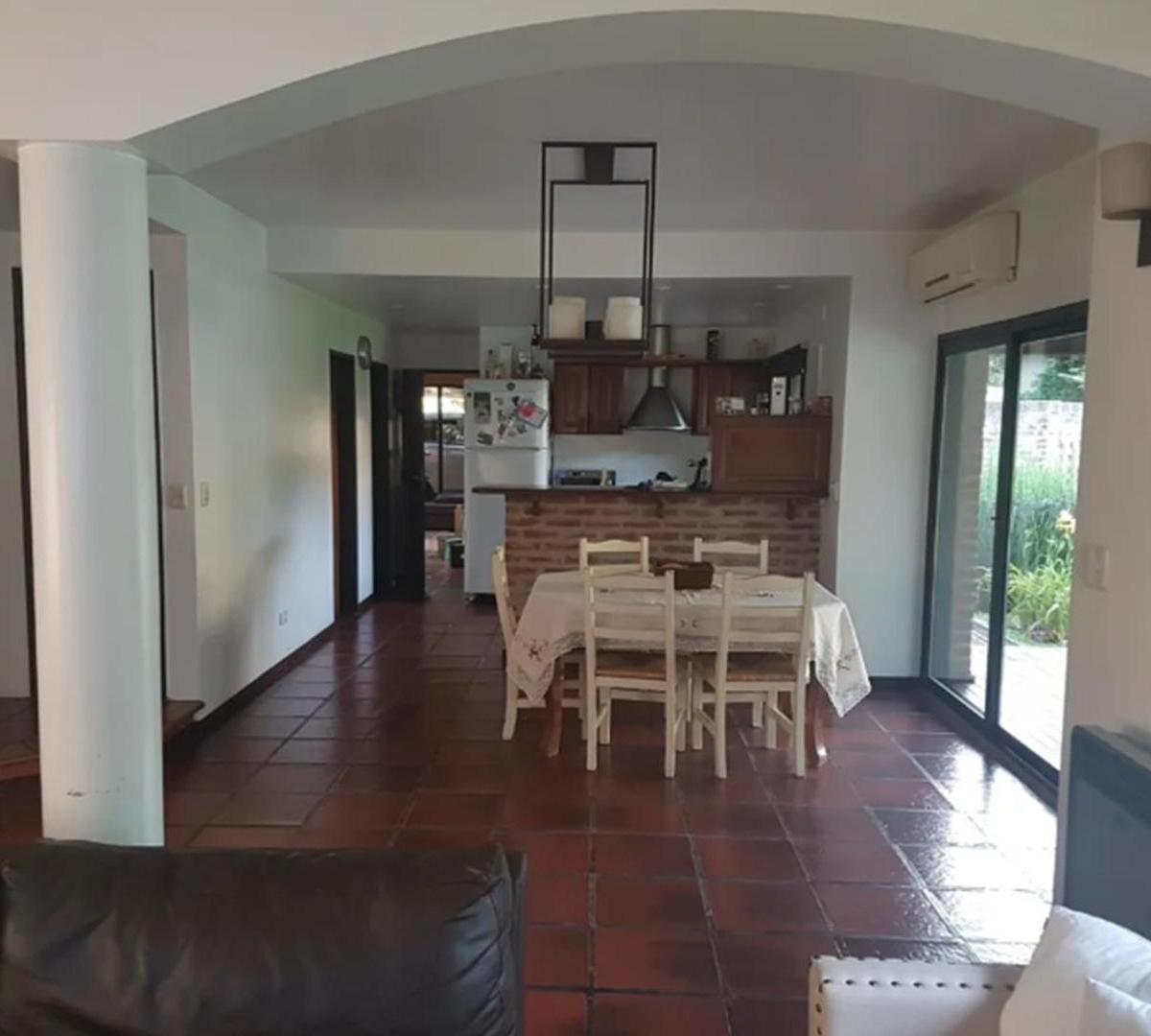 CASA VENTA MOREN "CAMPOS DE ALVAREZ"