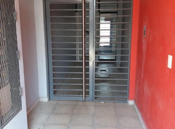 CASA PH EN ALQUILER ITUZAINGO 2