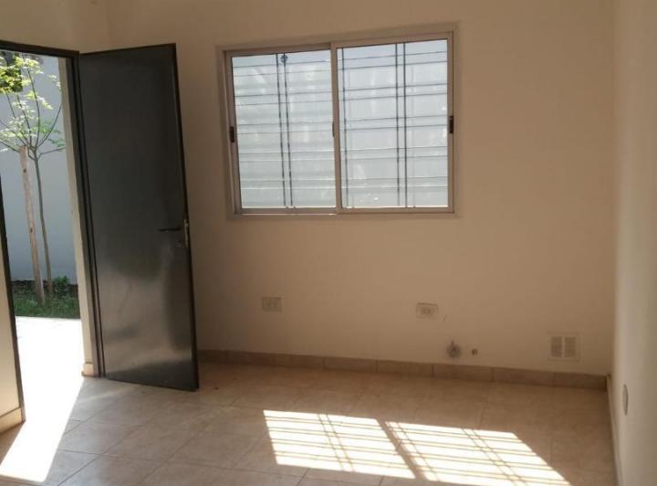 CASA PH EN ALQUILER ITUZAINGO 4