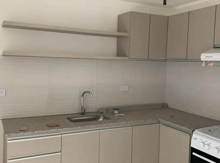 DUPLEX  EN ALQUILER ITUZAINGO 2