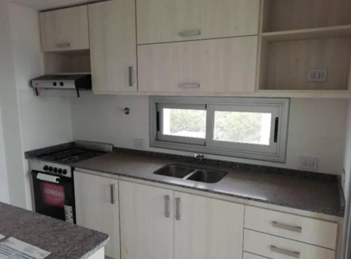 MONOAMBIENTE EN ITUZAINGO SUR 3