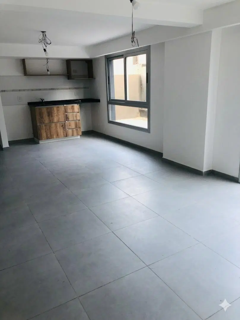 Alquiler Monoambiente amplio con Gran Patio - Ituzaingo 4
