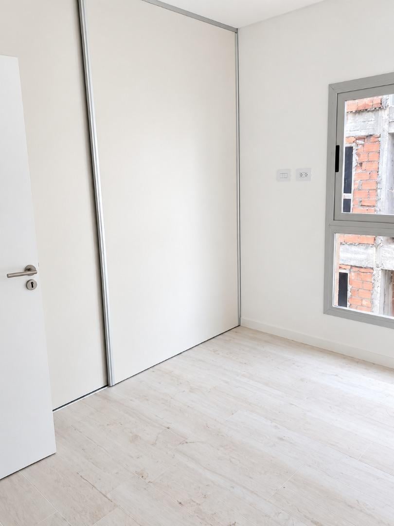 Foto de DEPARTAMENTO 2 AMBIENTES EN ALQUILER – ITUZAINGÓ NORTE, imagen 2