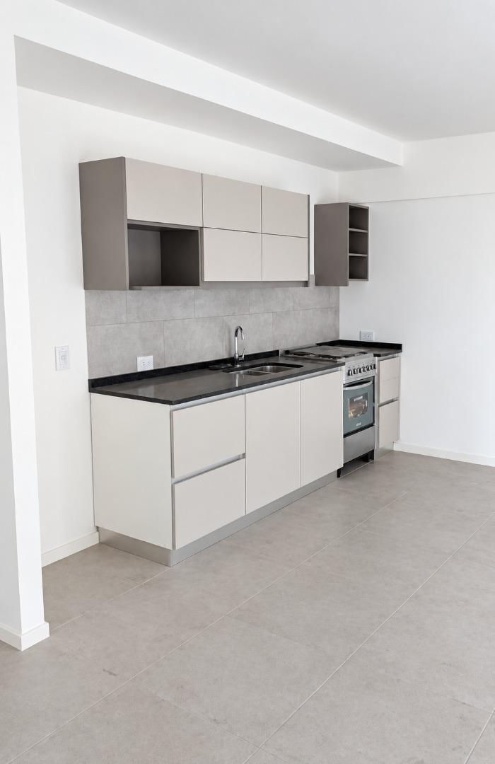 Foto de DEPARTAMENTO 2 AMBIENTES EN ALQUILER – ITUZAINGÓ NORTE, imagen 3