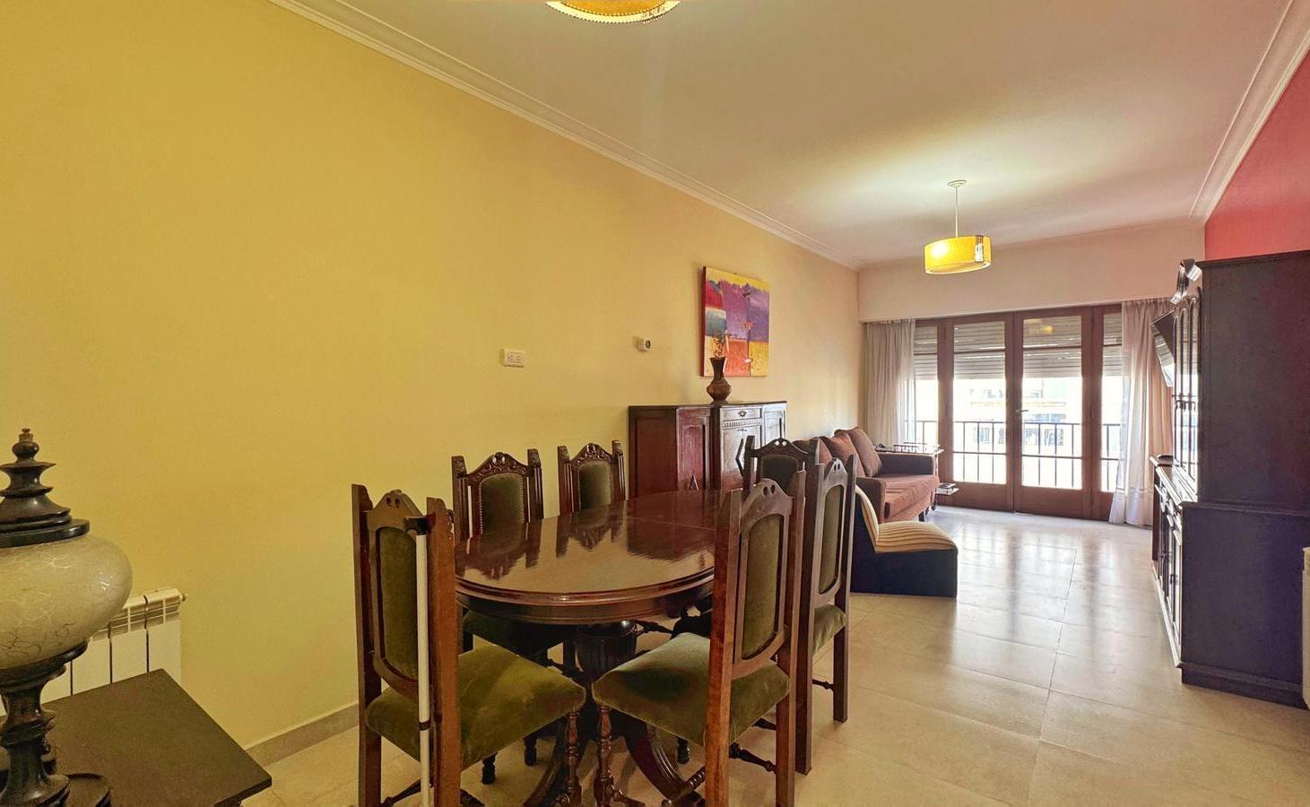 Venta de departamento 3 ambientes a la calle - Zona Microcentro