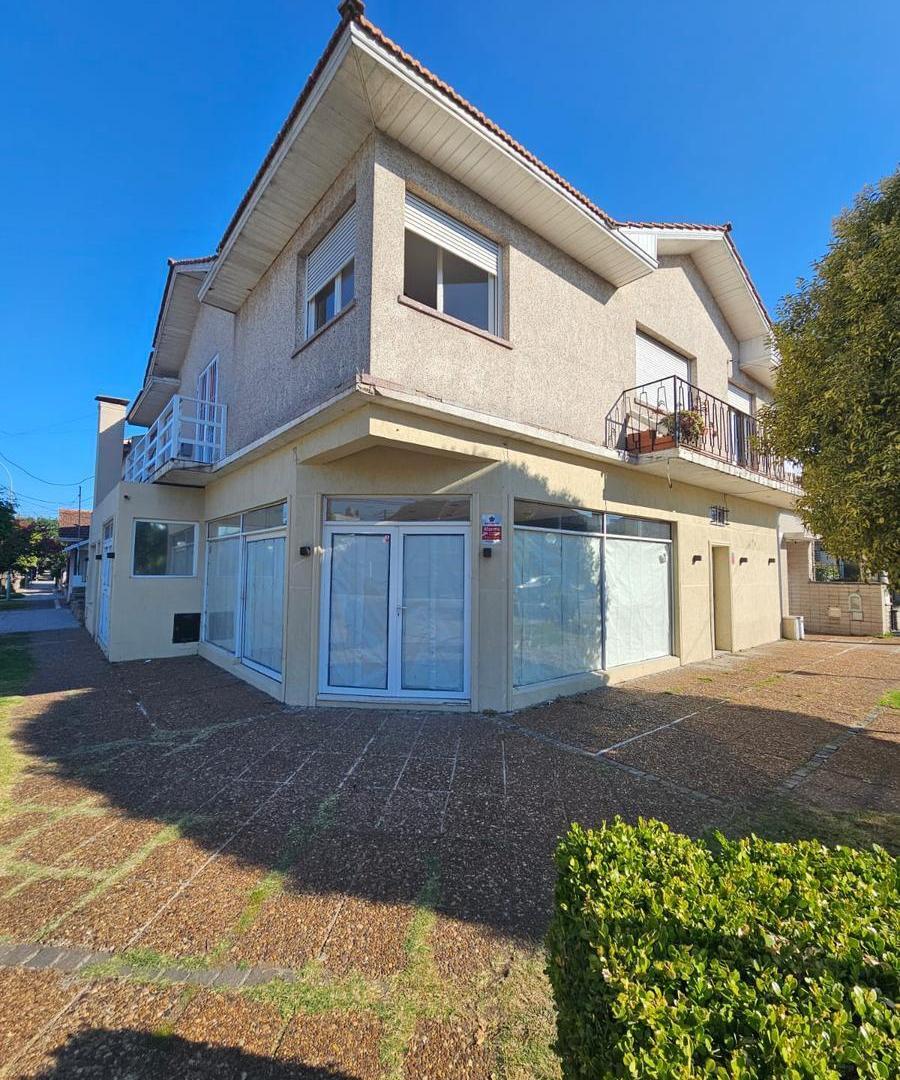 Venta de PH 3 ambientes a la calle - Zona Parque Luro