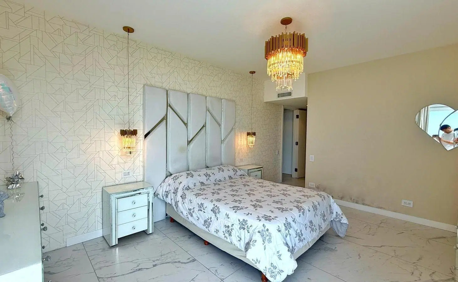 Venta de semipiso 5 amb con dos cocheras con vistas al golf - Playa Grande 4