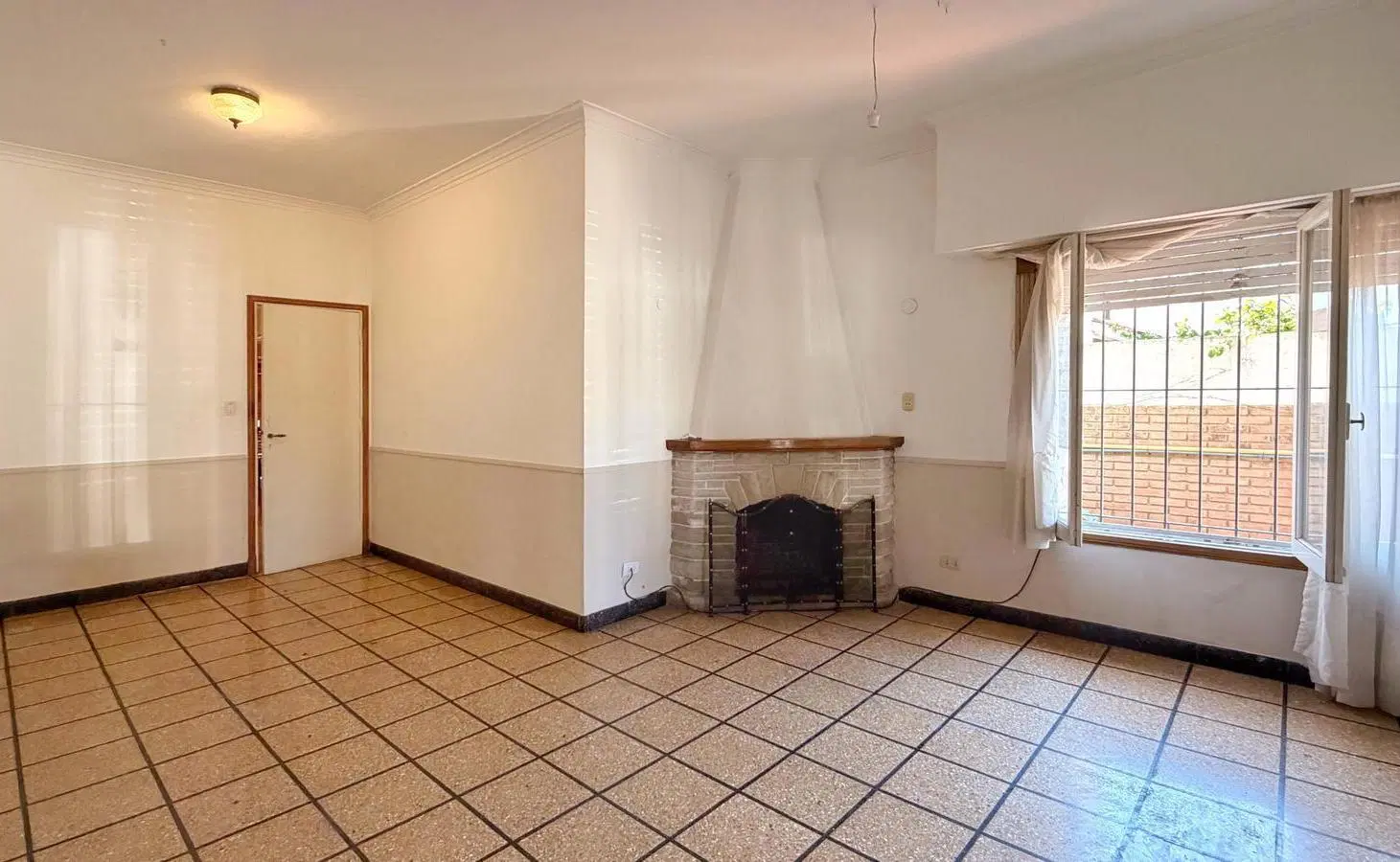 Casa 4 ambientes con quincho y parque en Chauvin 4