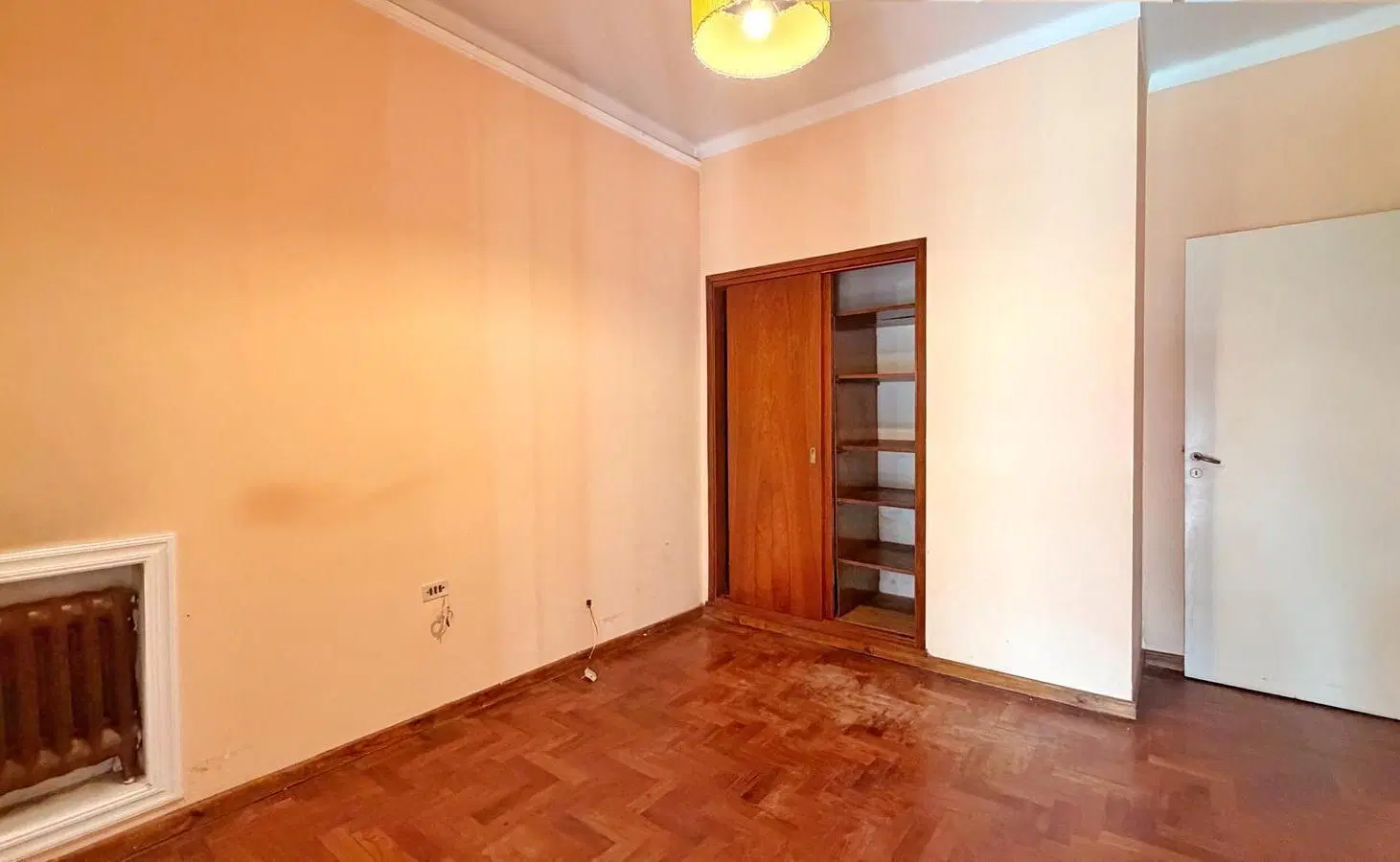 Casa 4 ambientes con quincho y parque en Chauvin 8