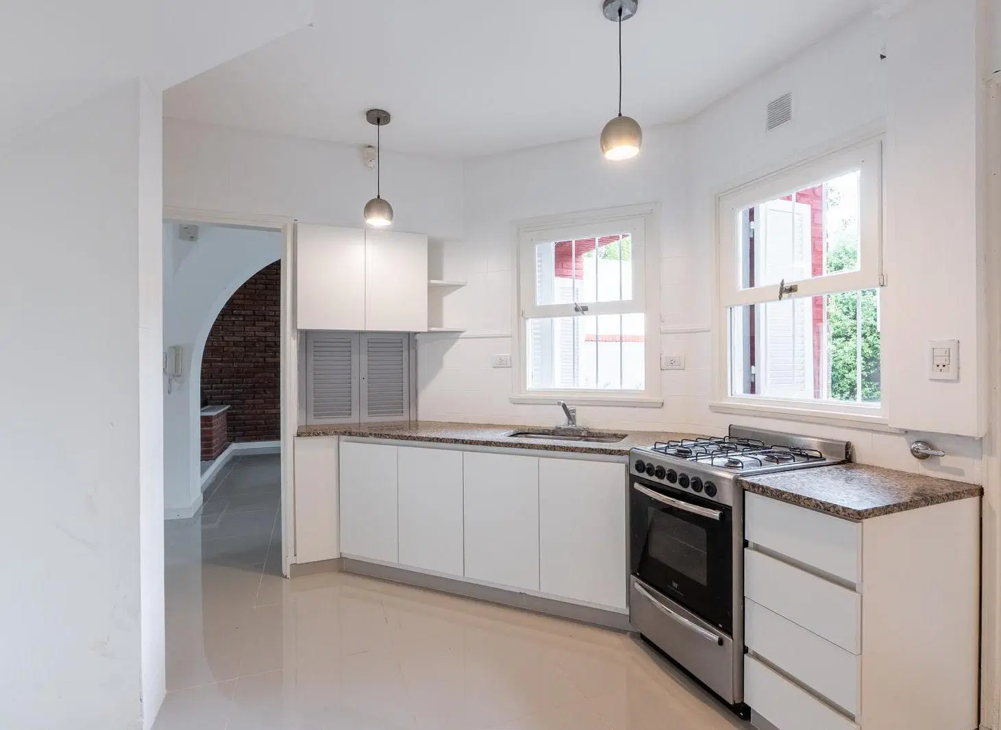 Venta Casa 6 ambientes con parque y garage - Stella Maris 2