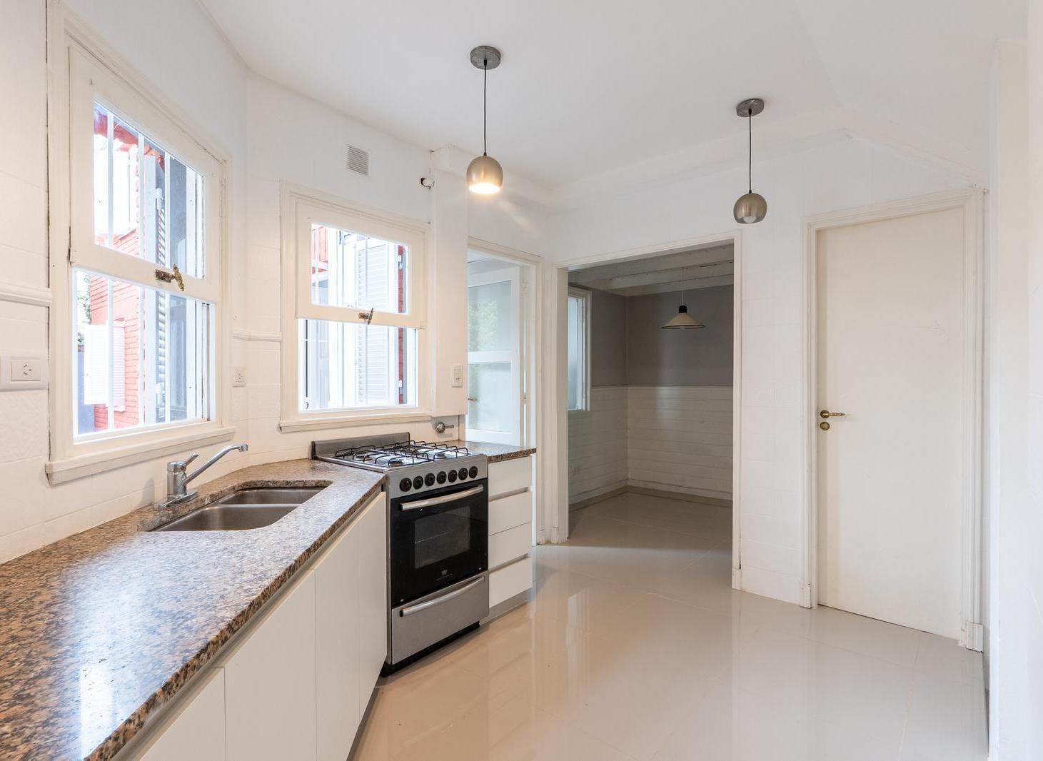 Foto de Venta Casa 6 ambientes con parque y garage - Stella Maris, imagen 3
