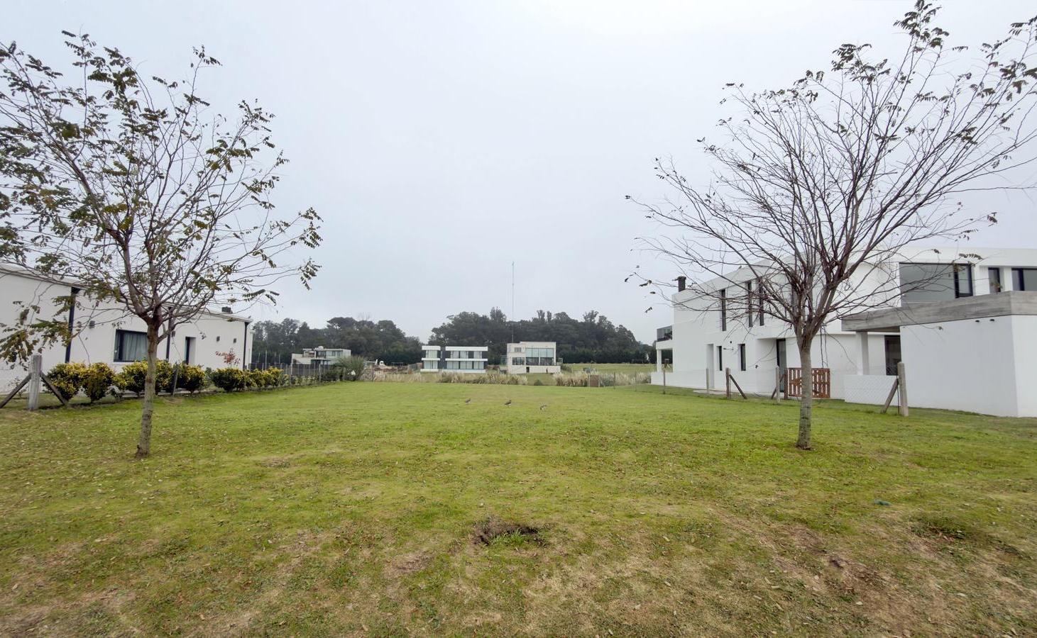 Venta lote con vista a la laguna en Rumencó Joven