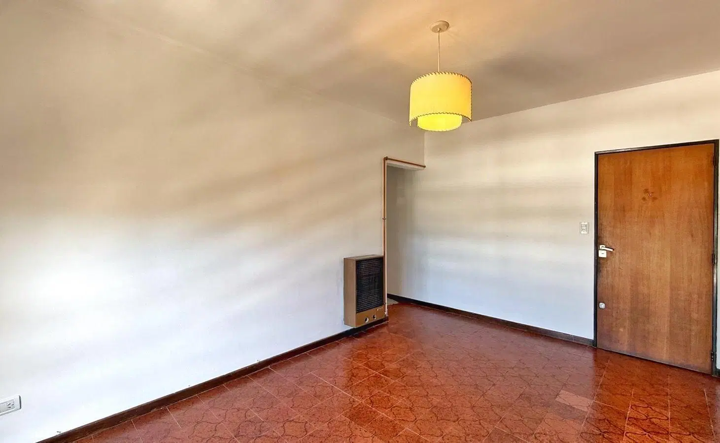 Venta Departamento 3 amb todo a la calle - San Jose 4
