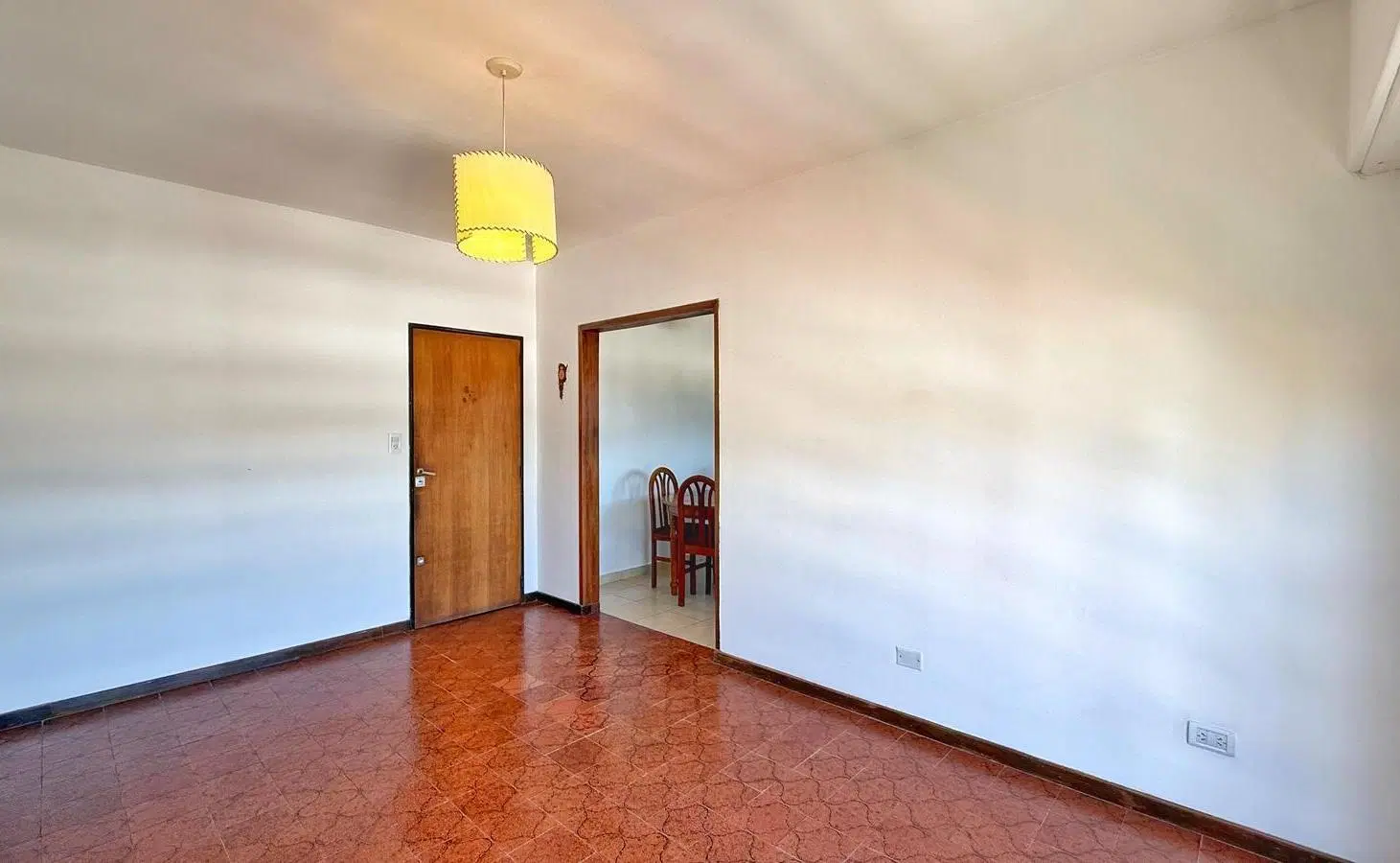 Venta Departamento 3 amb todo a la calle - San Jose 2