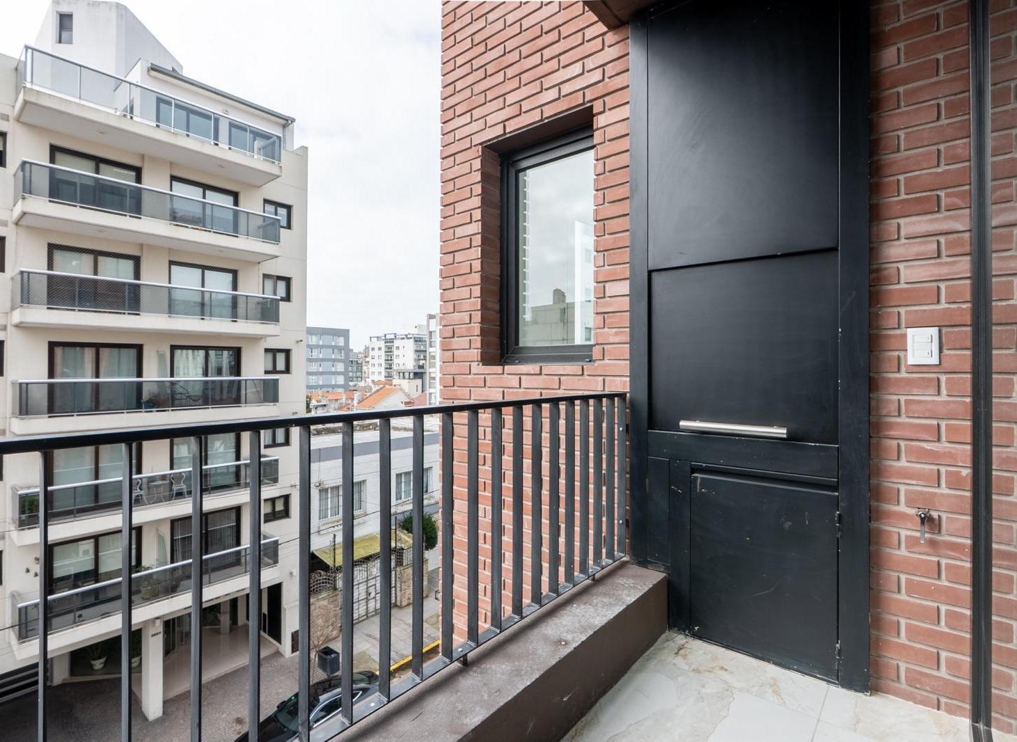 Foto de Venta de semipiso 3 amb a estrenar con cochera - Zona guemes, imagen 2