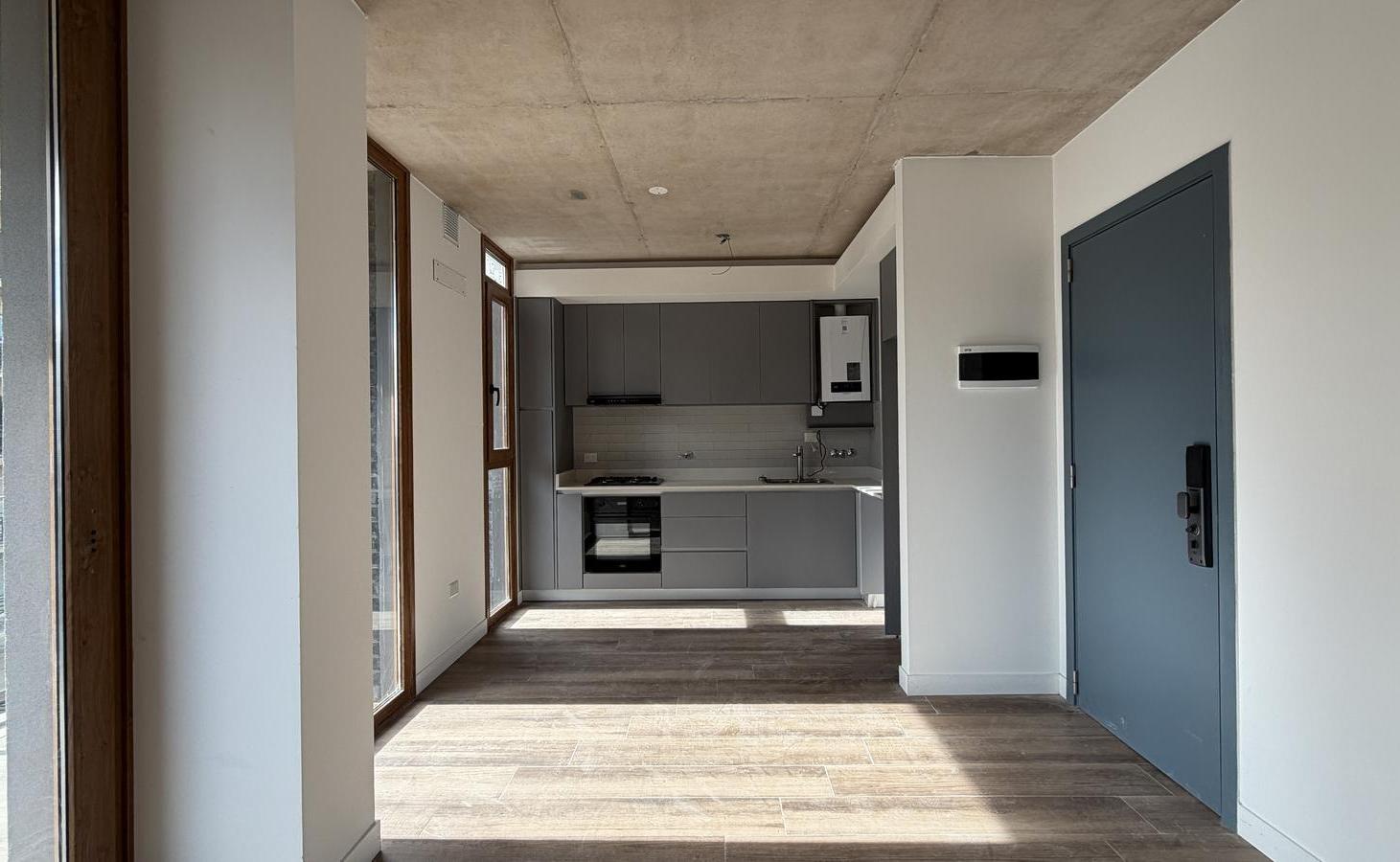 Foto de Venta depto dos ambientes con balcon y parrilla - Playa Grande, imagen 2