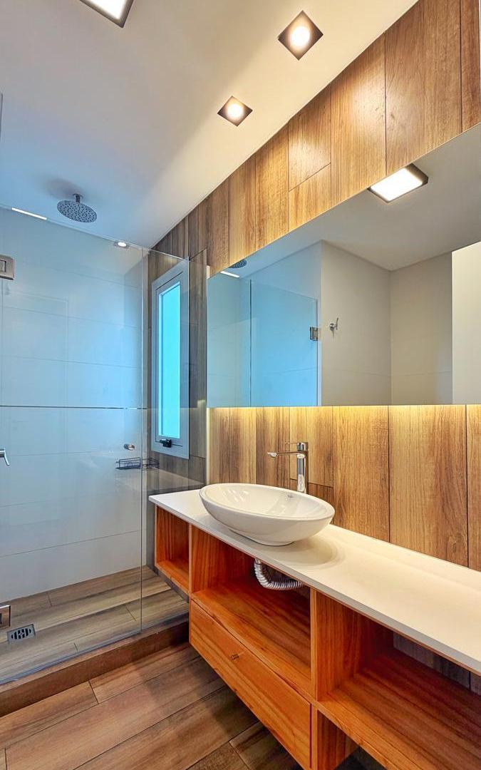 Foto de Venta o alquiler semipiso 3 ambientes con cochera - Playa Grande, imagen 5