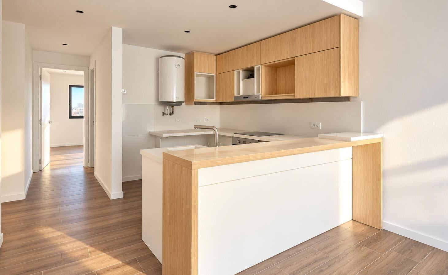 Foto de Venta depto dos ambientes con cochera cubierta - Zona Guemes, imagen 2