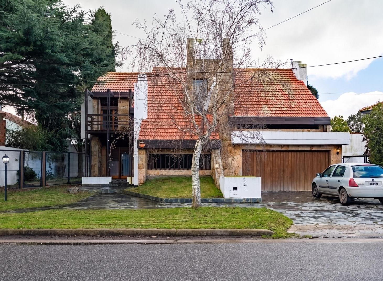 Foto de Venta de Casa 4 ambientes en Caisamar, imagen 2
