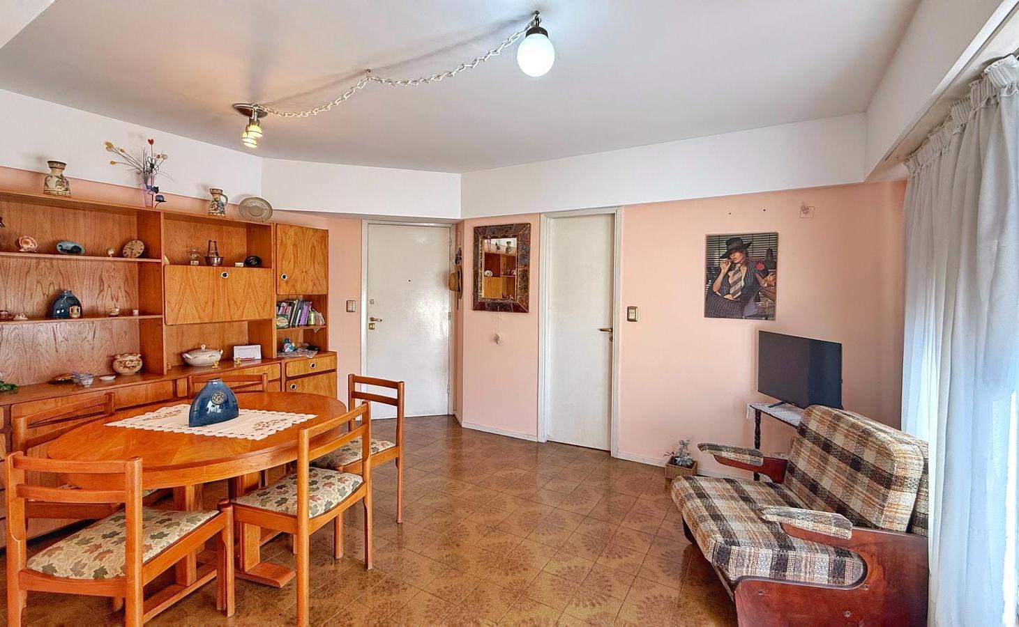 Foto de Venta Depto 2 amb al Frente - La Perla, imagen 4