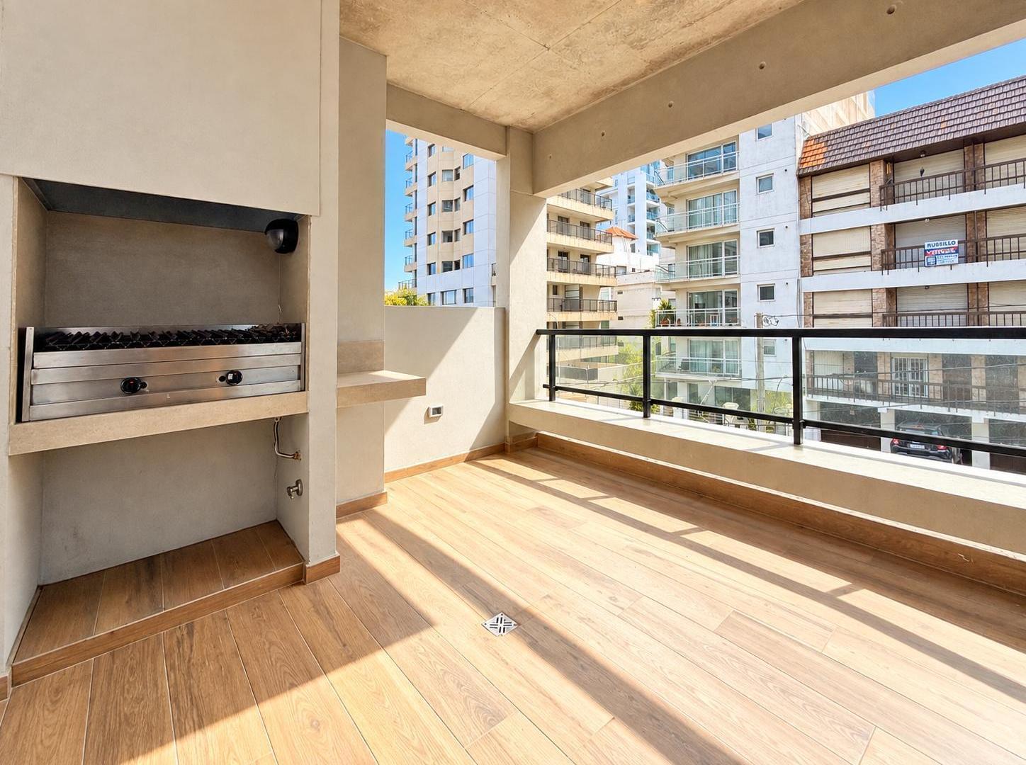 Foto de Venta Piso 4 amb con terraza y parrilla - Playa Grande, imagen 3