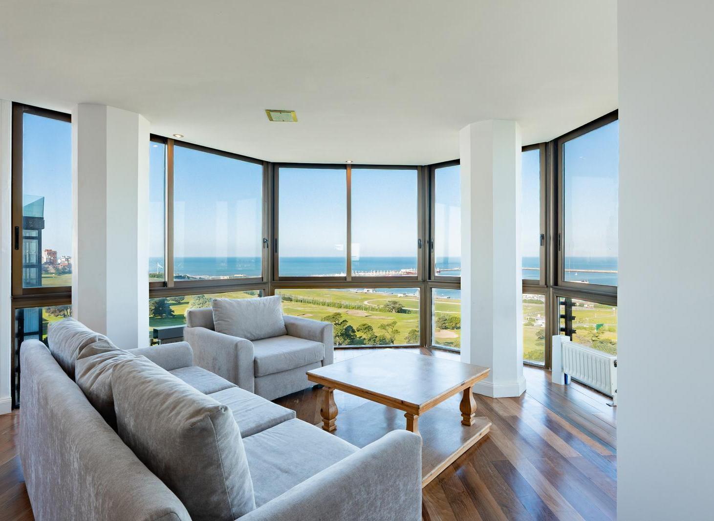 Foto de Venta de departamento en duplex primera linea - Zona golf Playa Grande, imagen 1