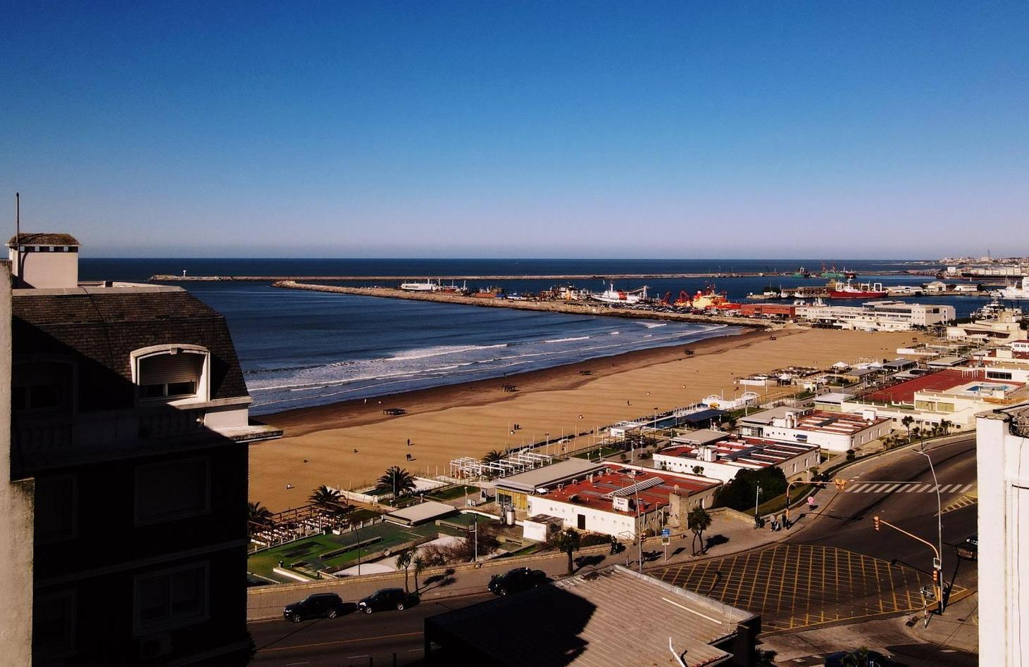 Foto de Venta piso 4 amb con terraza - zona Playa Grande, imagen 4