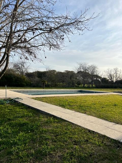 Exelente casa 2,6 has de parque  4 dormitorios