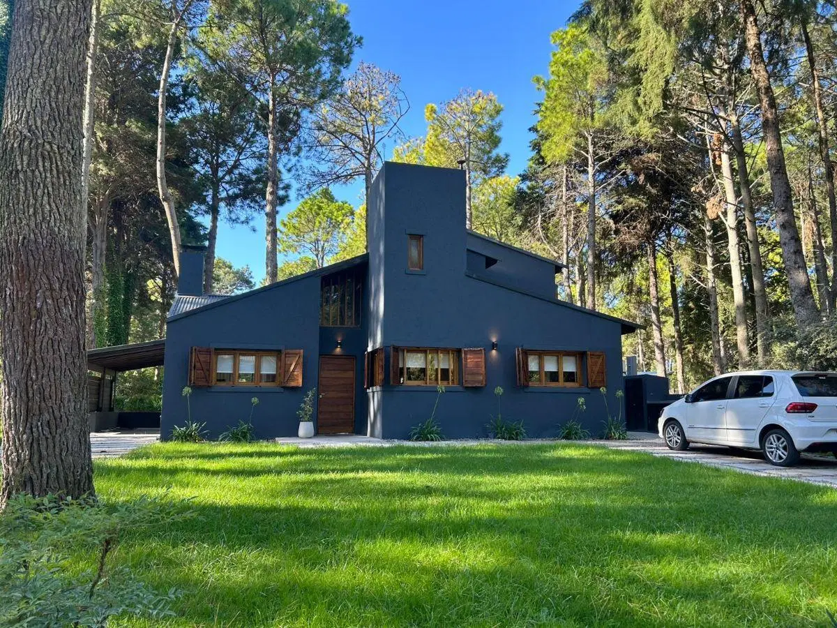 Excelente propiedad en venta en hermosa zona de Cariló 2