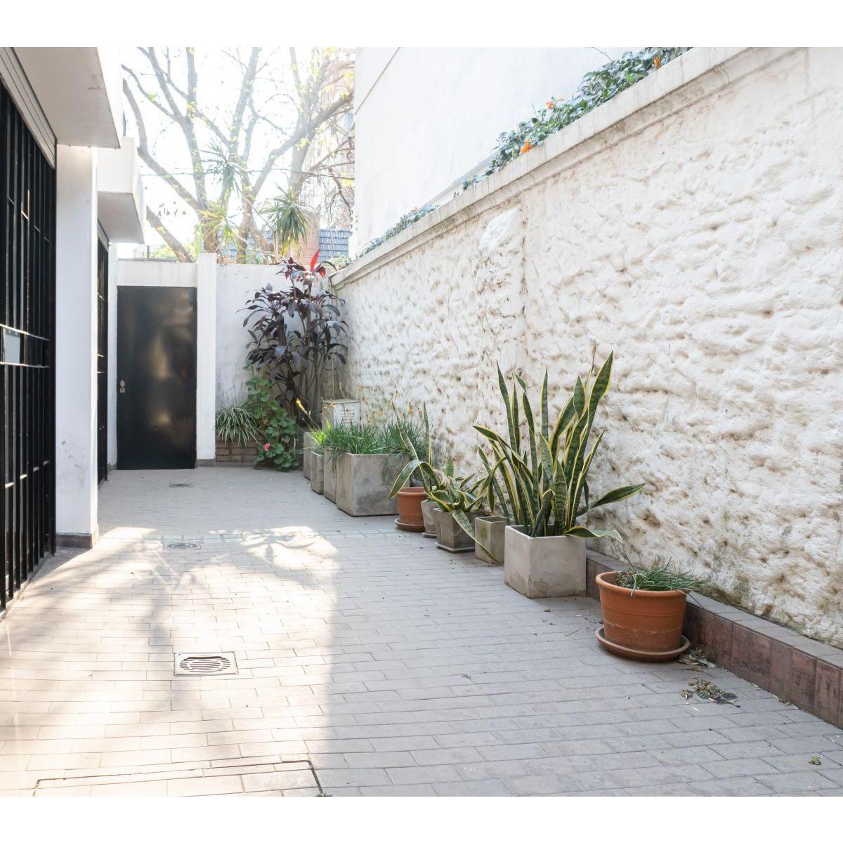 Venta Casa 3 Dorm. con Cochera 4