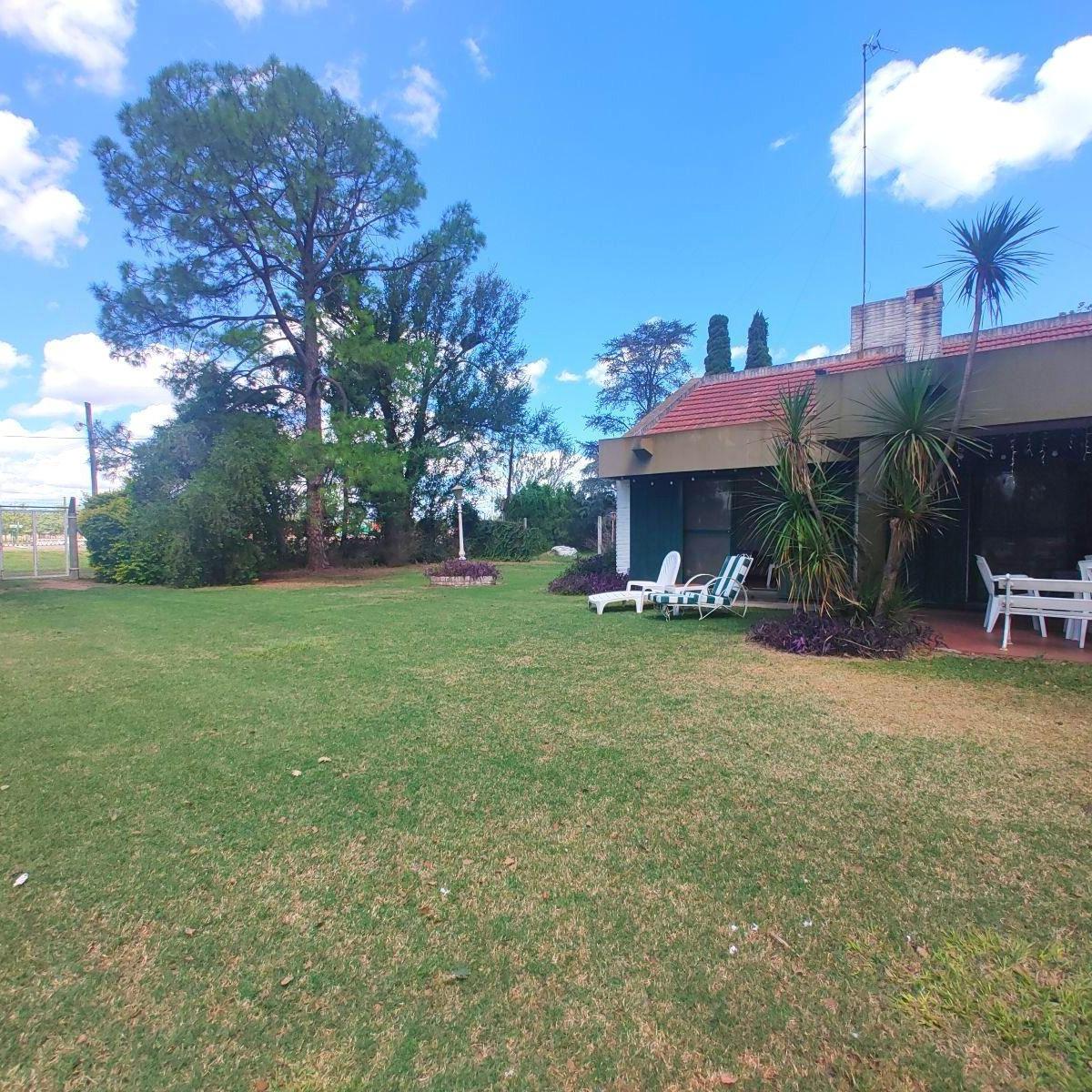 Casa en Venta en Andino. Sobre Ruta 26S. A metros del acceso.