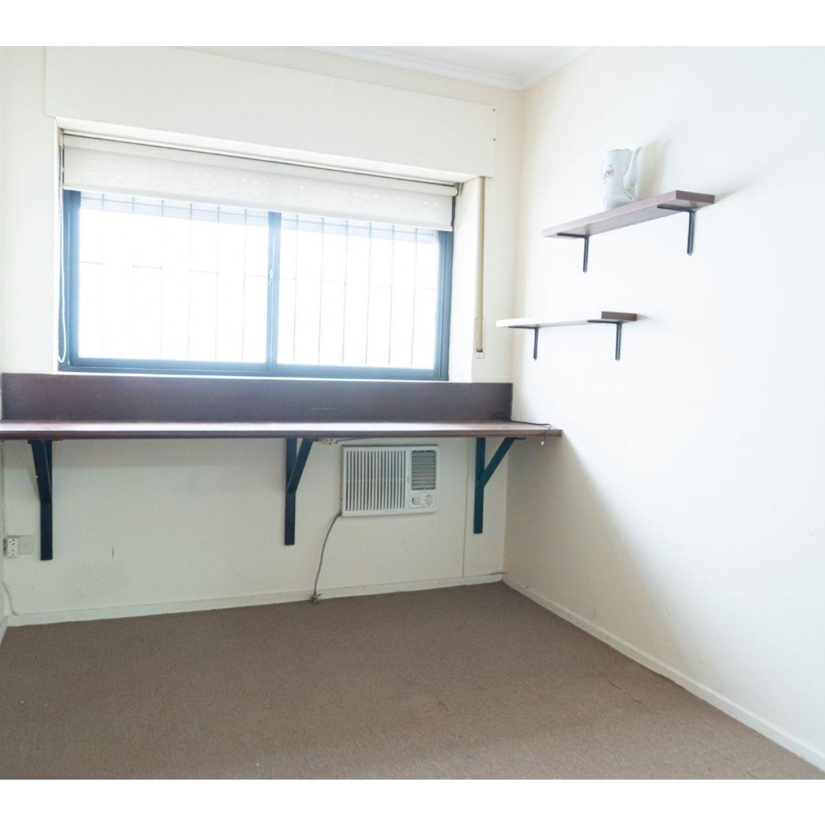 Venta Casa de 3 Dorm. con Cochera 5