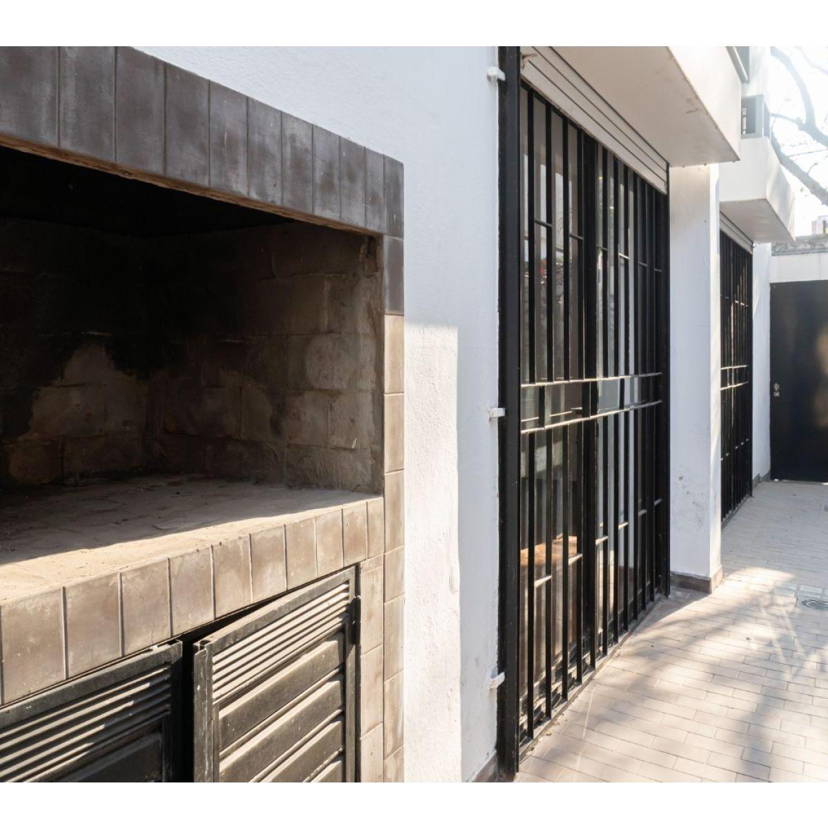 Venta Casa de 3 Dorm. con Cochera 4