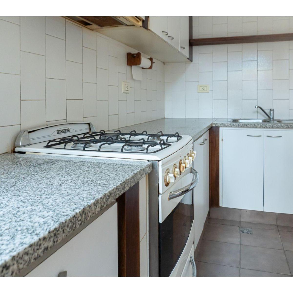 Venta Casa de 3 Dorm. con Cochera 2