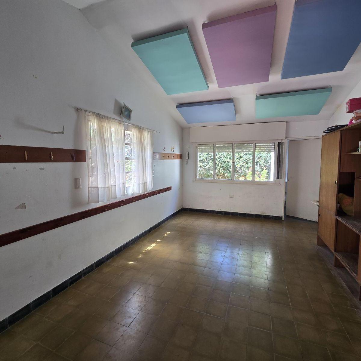 Excelente Casa de Estilo en El Corazón de Alberdi 5