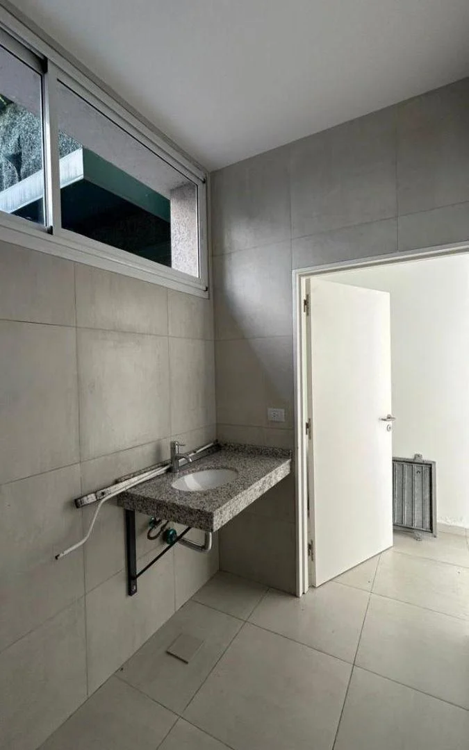 Foto de Local comercial de 80 m² en alquiler en Distrito Centro, imagen 3