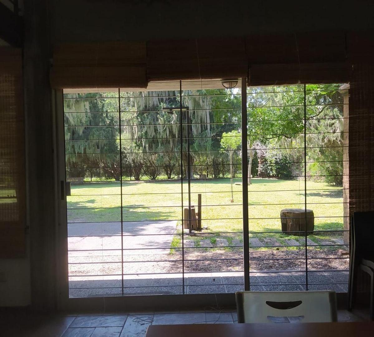 Foto de Casa 3 dormitorios y jardín en Funes, imagen 2