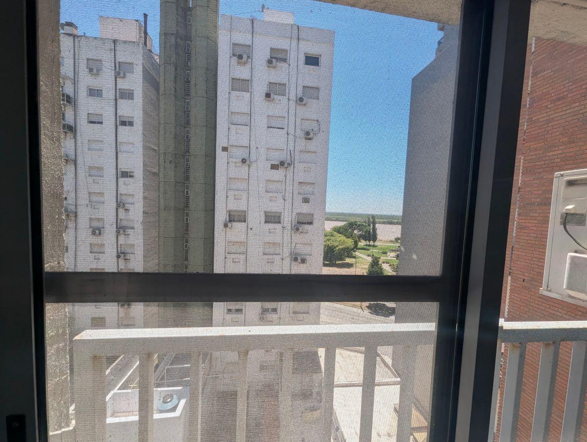 Moderno departamento de 2 dormitorios con cochera en zona Rio. Rindaldi.