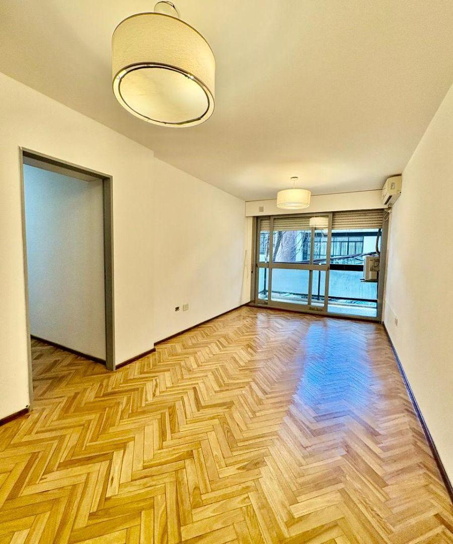 Departamento en venta de tres dormitorios. Balcarce 500