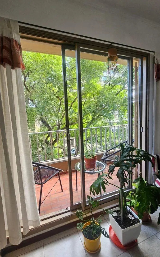 Departamento 2 dormitorios en Av Pellegrini 1